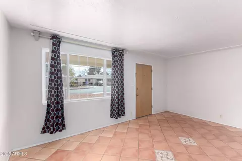 Living - 4626 W Mitchell Dr, Phoenix, AZ 85031 photo 1 of 4
