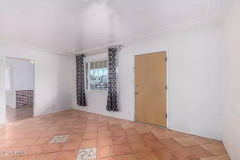Living - 4626 W Mitchell Dr, Phoenix, AZ 85031 photo 2 of 4