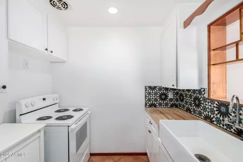 Kitchen - 4626 W Mitchell Dr, Phoenix, AZ 85031 photo 1 of 1
