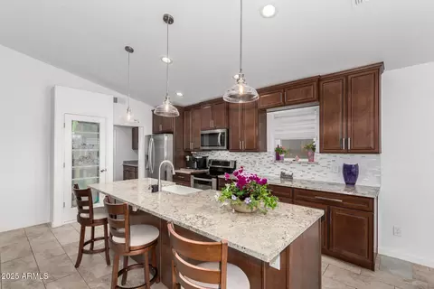 474 W Smoke Tree Rd, Gilbert, AZ 85233 photo 4