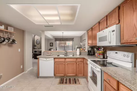 Kitchen - 4122 E Jojoba Rd, Phoenix, AZ 85044 photo 2 of 3