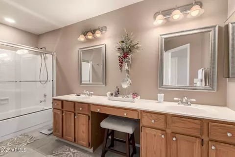 Bath - 4122 E Jojoba Rd, Phoenix, AZ 85044 photo 2 of 4