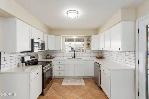 5910 E Colby St, Mesa, AZ 85205 photo 11