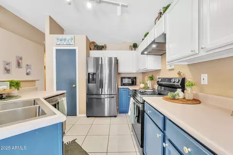 2019 E Wahalla Ln, Phoenix, AZ 85024 photo 8