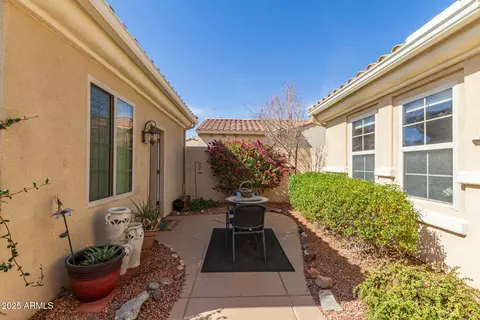 12752 W Junipero Dr, Sun City West, AZ 85375