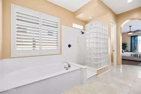 Bath - 4630 E Carriage Ct, Gilbert, AZ 85297 photo 3 of 8