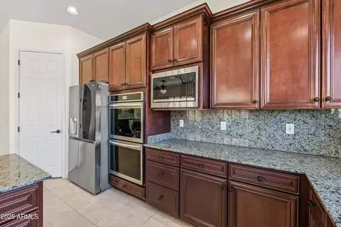 Kitchen - 4630 E Carriage Ct, Gilbert, AZ 85297 photo 8 of 8