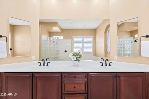 Bath - 4630 E Carriage Ct, Gilbert, AZ 85297 photo 2 of 8