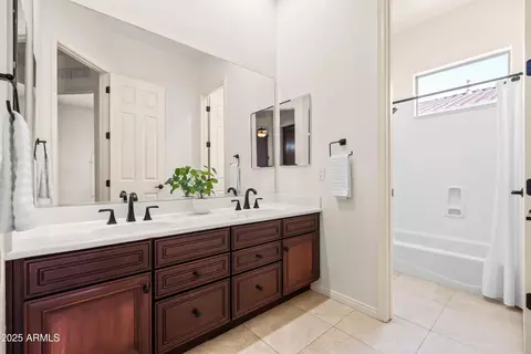 Bath - 4630 E Carriage Ct, Gilbert, AZ 85297 photo 5 of 8