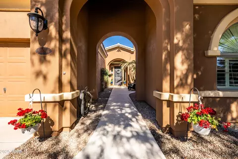 Entry Way - 4630 E Carriage Ct, Gilbert, AZ 85297 photo 2 of 8