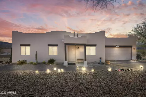 19455 E Wyatt Way, Black Canyon City, AZ 85324