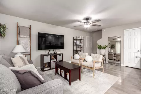 1257 N 47th Pl, Phoenix, AZ 85008