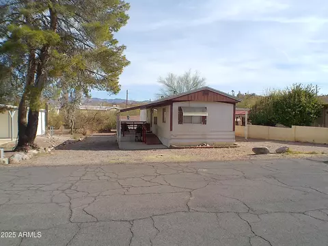 289 S Piedra Negra Dr, Queen Valley, AZ 85118