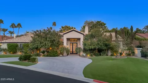 1527 W Caribbean Ln, Phoenix, AZ 85023
