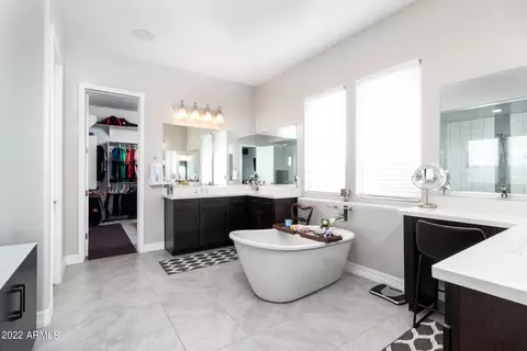Bath - 2535 E Thornton Ct, Gilbert, AZ 85297 photo 2 of 7