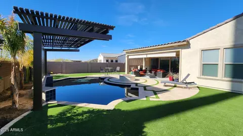Exterior - 2535 E Thornton Ct, Gilbert, AZ 85297 photo 3 of 9