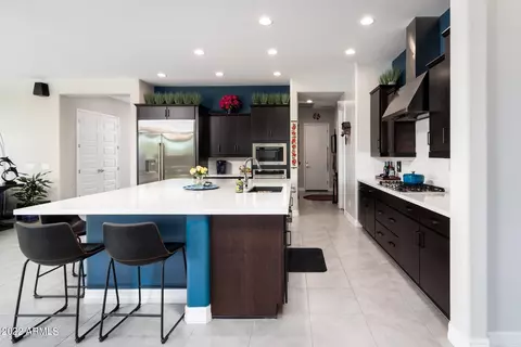 Kitchen - 2535 E Thornton Ct, Gilbert, AZ 85297 photo 4 of 6