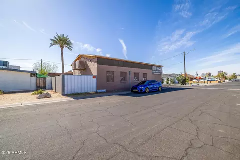 Exterior - 1002 E Fairmount Ave, Phoenix, AZ 85014 photo 4 of 5