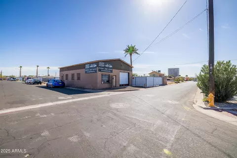 Exterior - 1002 E Fairmount Ave, Phoenix, AZ 85014 photo 2 of 5