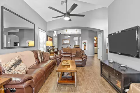 4121 E Ashurst Dr, Phoenix, AZ 85048 photo 9