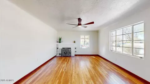 Living - 855 E Windsor Ave, Phoenix, AZ 85006 photo 4 of 4