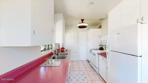 Kitchen - 855 E Windsor Ave, Phoenix, AZ 85006 photo 2 of 2
