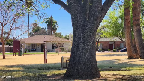 Exterior - 855 E Windsor Ave, Phoenix, AZ 85006 photo 6 of 11