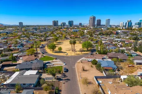 View/Area - 855 E Windsor Ave, Phoenix, AZ 85006 photo 5 of 11