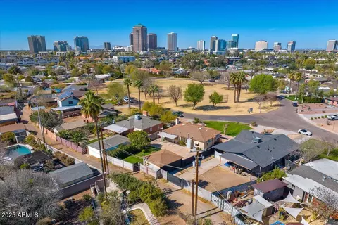 View/Area - 855 E Windsor Ave, Phoenix, AZ 85006 photo 1 of 11