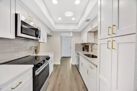 Entry Way - 1108 E Villa Rita Dr, Phoenix, AZ 85022 photo 1 of 1