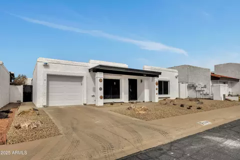 Exterior - 1108 E Villa Rita Dr, Phoenix, AZ 85022 photo 2 of 5
