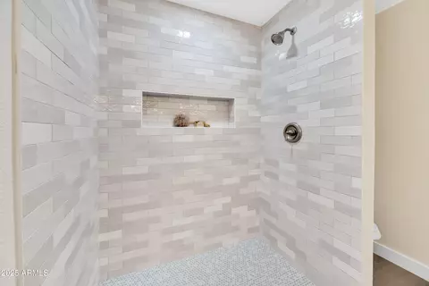 Bath - 1108 E Villa Rita Dr, Phoenix, AZ 85022 photo 3 of 4