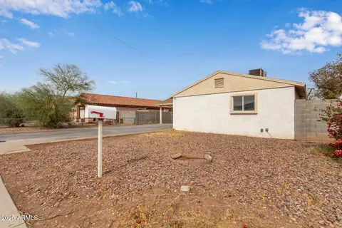 Exterior - 2720 E Wier Ave, Phoenix, AZ 85040 photo 1 of 5
