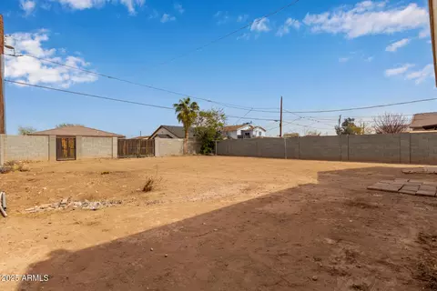 Exterior - 2720 E Wier Ave, Phoenix, AZ 85040 photo 5 of 5