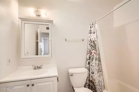 Bath - 2333 E Larkspur Dr, Phoenix, AZ 85022 photo 3 of 3