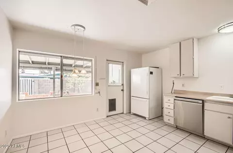 Kitchen - 2333 E Larkspur Dr, Phoenix, AZ 85022 photo 1 of 3