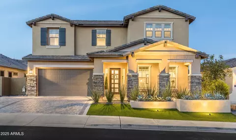 528 E Ashurst Dr, Phoenix, AZ 85048