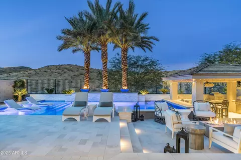 Exterior - 528 E Ashurst Dr, Phoenix, AZ 85048 photo 4 of 10