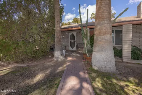 6854 W Wagoner Rd, Glendale, AZ 85308