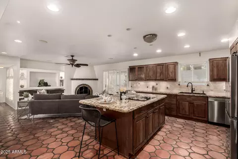 3229 E Malapai Dr, Phoenix, AZ 85028 photo 10