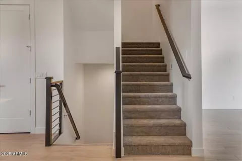 Entry Way - 1717 E Morten Ave #2, Phoenix, AZ 85020 photo 5 of 6