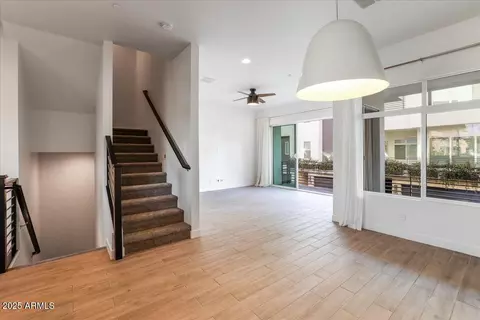 Living - 1717 E Morten Ave #2, Phoenix, AZ 85020 photo 5 of 9