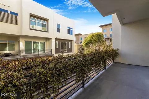 Exterior - 1717 E Morten Ave #2, Phoenix, AZ 85020 photo 7 of 25