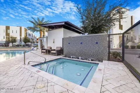 Exterior - 1717 E Morten Ave #2, Phoenix, AZ 85020 photo 3 of 25