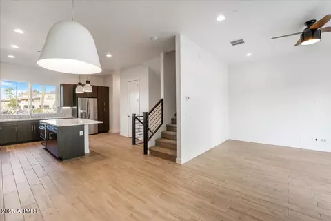 Living - 1717 E Morten Ave #2, Phoenix, AZ 85020 photo 1 of 9