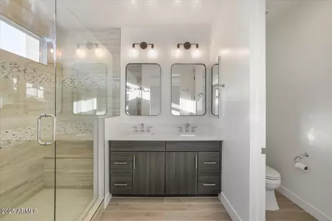 Bath - 1717 E Morten Ave #2, Phoenix, AZ 85020 photo 3 of 6