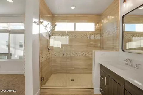 Bath - 1717 E Morten Ave #2, Phoenix, AZ 85020 photo 6 of 6