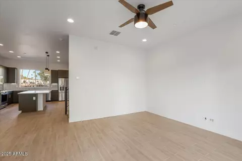 Living - 1717 E Morten Ave #2, Phoenix, AZ 85020 photo 2 of 9