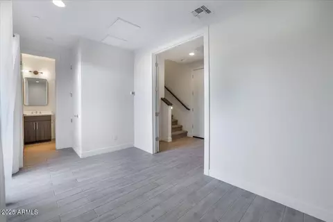 Entry Way - 1717 E Morten Ave #2, Phoenix, AZ 85020 photo 1 of 6