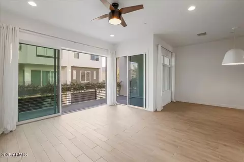 Living - 1717 E Morten Ave #2, Phoenix, AZ 85020 photo 7 of 9